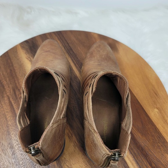 Baretraps Godlie Brown Breaded Back Zip Faux Leather Ankle Boots Women's 9.5 - Picture 6 of 8